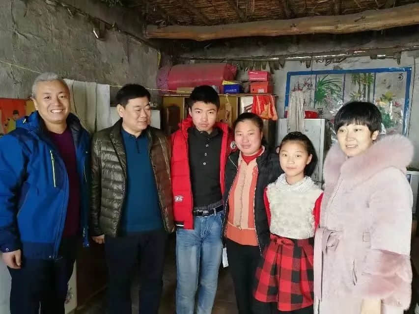 学雷锋，这“移”路，好暖